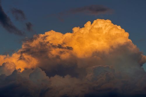 Debesis, Audra, Lietus, Paniuręs, Juoda, Klimatas, Cloudscape, Kondensacija, Cumulonimbus, Pavojus, Tamsi, Diena, Nelaimė, Dramatiškas, Kritimas, Gale, Pilka, Dangus, Sunkus, Meteorologija, Balandis, Natūralus, Gamta, Niekas, Žiaurus, Lauke, Per Naktį, Galia, Šešėlis, Dangus, Pavasaris, Vasara, Tekstūra