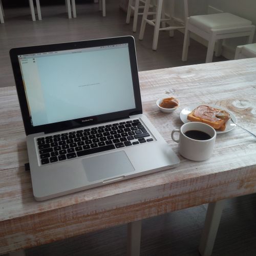 Kava, Duona, Kompiuteris, Pusryčiai