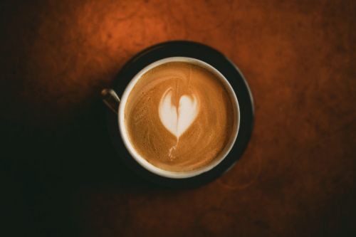 Kava, Latte, Menas, Putos, Cappuccino, Gerti, Espresso, Pienas, Putos, Puodelis, Kofeinas, Tamsi, Taurė, Lėkštė
