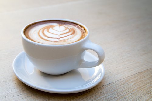 Kavos Pakaitalai,  Espresso,  Cappuccino,  Gerti,  Kofeino,  Puodelio,  Kremas,  Mocha,  Lentelėje,  Pusryčiai,  Pieno,  Puodelis