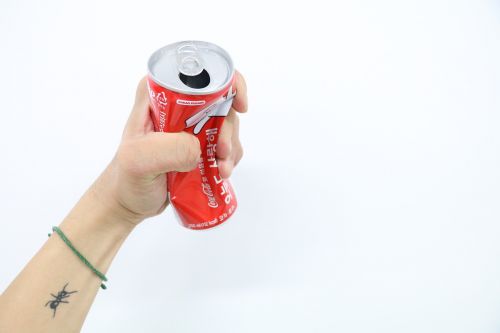 Kola, Coca Cola, Gerti Skardinės