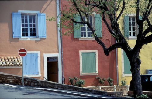 Spalvingi Namai, Roussillon, Provence, France