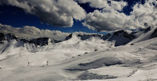 Komercinės Transporto Priemonės, Sniego Valytuvai, Zugspitze, Sniegas, Takas, Alpių, Vaizdas, Panorama, Rokas, Kalnai, Kraštovaizdis, Gamta, Aukščiausiojo Lygio Susitikimas, Kalnų Peizažas, Garmisch, Tolimas Vaizdas, Ledynas, Roko Uolos, Dangus, Zugspitze Masyvas, Bavarija, Wetterstein Kalnai, Lauke, Žiema, Debesys, Keltuvas, Mėlynas, Balta