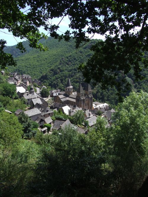 Conques, Aveyron, Abatija, Piligrimystė, Bažnyčia