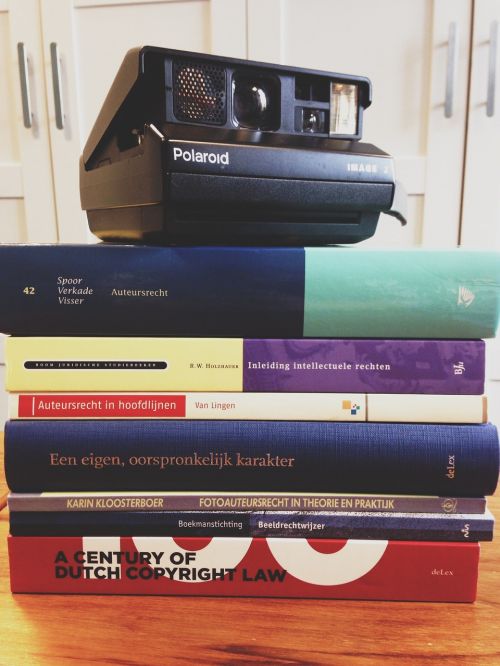 Autorinės Teisės, Knygos, Fotoaparatas