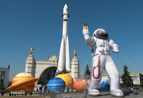 Kosmonautas,  Gagarinas,  Maskva,  Enea,  Rusija,  Turizmas,  Simbolis,  Statyba,  Megalopolis,  Cosmos,  Miestas,  Architektūra,  Panoraminis,  Mėlynas Dangus,  Planeta,  Visata