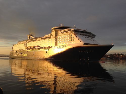 Kruizinis Laivas, Oslo Uostas, Naktį