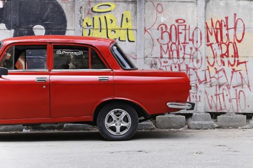 Kuba, Havana, Oldtimer, Automobilis, Automatinis, Raudona, Gatvė, Miesto, Grafiti, Siena, Sovietinis Automobilis, Lada