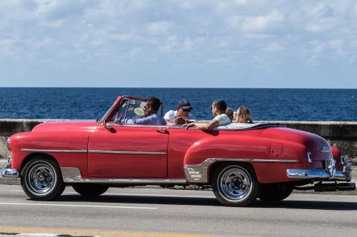 Kuba,  Havana,  Malecon,  Almendronas,  Taksi,  Chevy,  Klasikinis,  Raudona,  Viešbučio Rivjera,  Automobilis,  Transporto Priemonė,  Transporto Sistema,  Kabrioletas,  Be Honoraro Mokesčio