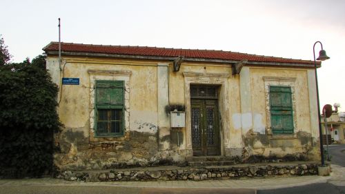Kipras, Dherynia, Senas Namas, Architektūra, Kaimas