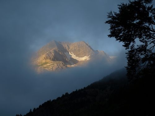 Aušra, Debesis, Kalnas, Pirėnai, Gavarnie, Kraštovaizdis, Cirque, Vaizdingas