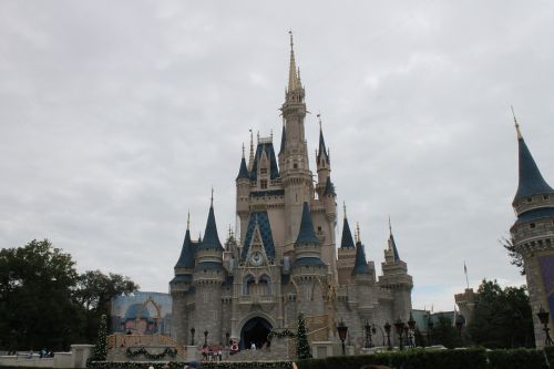 Disney, Magiška Karalystė, Pelenė, Pilis