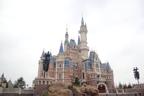 Disney,  Disneilendas,  Shanghai Disney,  Pilis