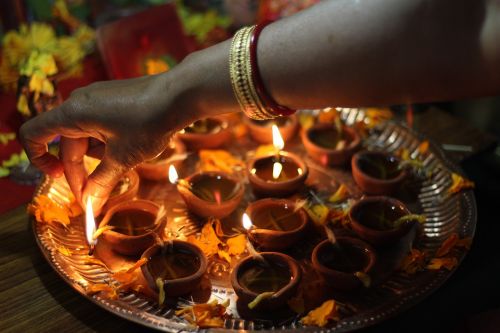 Diwali, Diya, Proga, Žvakės, Ranka, Ugnis, Religija, Tradicijos