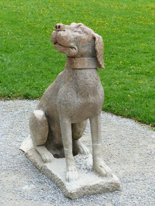 Šuo, Statula, Akmuo, Ssteinfigur