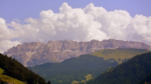 Dolomitai, Grandinė, Kalnai, Sella Grupė, Debesys, Dangus, Prato, Žalias, Debesis, Debesuota