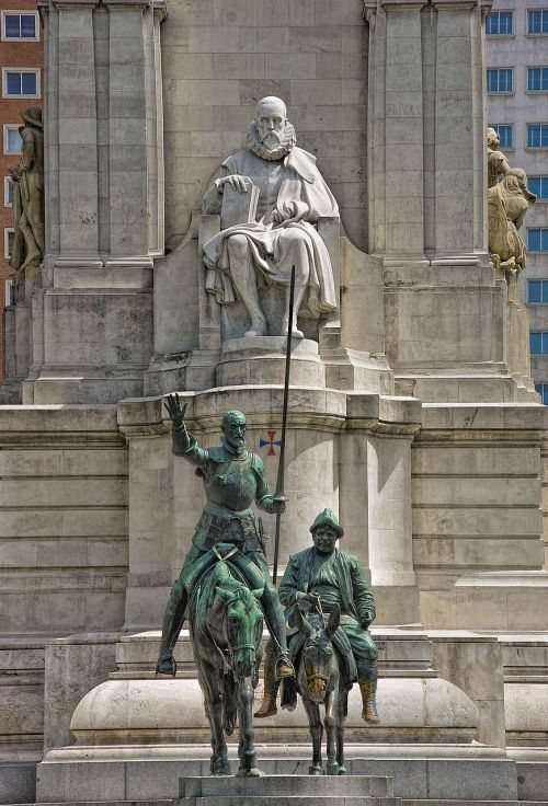 Don Quixote, Madride, Tarnai, Statulos