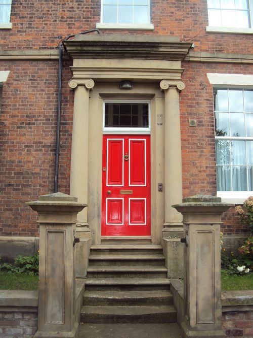 Durys, Raudonos Durys, Anglų Durys