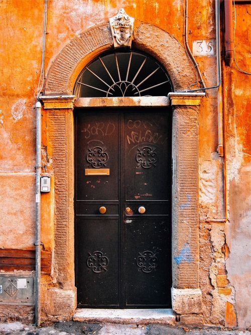 Durys, Įėjimas, Akmuo