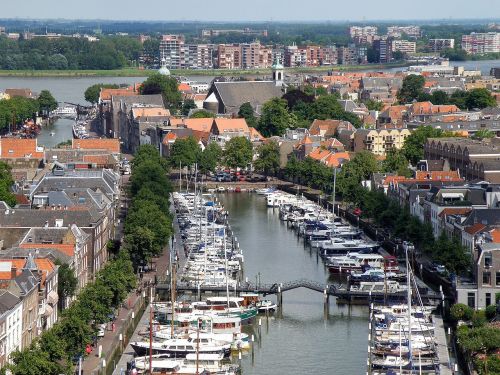 Dordrecht, Nyderlandai, Miestas, Miesto, Pastatai, Architektūra, Kanalas, Vandens Kelias, Upė, Valtys, Laivai, Kranto Linija, Vasara, Pavasaris, Gamta, Lauke, Medžiai