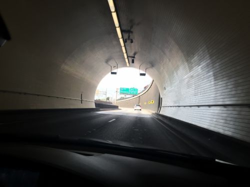 Tunelis,  Automobilis,  Vairuoja,  Šviesa,  Važiuodamas Per Tunelį