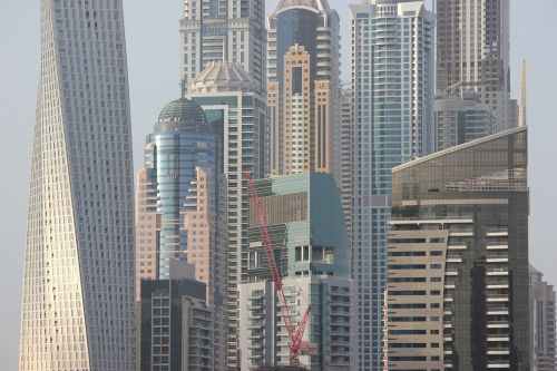 Dubai, Didelis Miestas, Dangoraižis