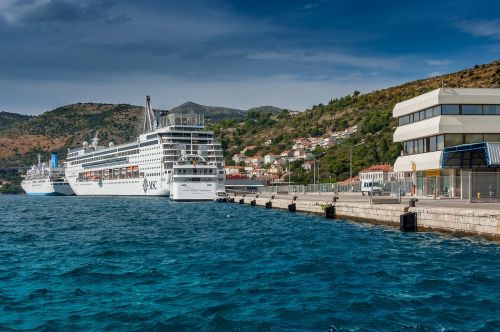 Dubrovnik, Kroatija, Jūra, Laivas, Laivai, Valtys, Valtis, Kraštovaizdis, Atvirukas, Vaizdas, Atostogos, Senamiestis, Paminklas, Šventė, Kelionė, Paminklai, Pastatai