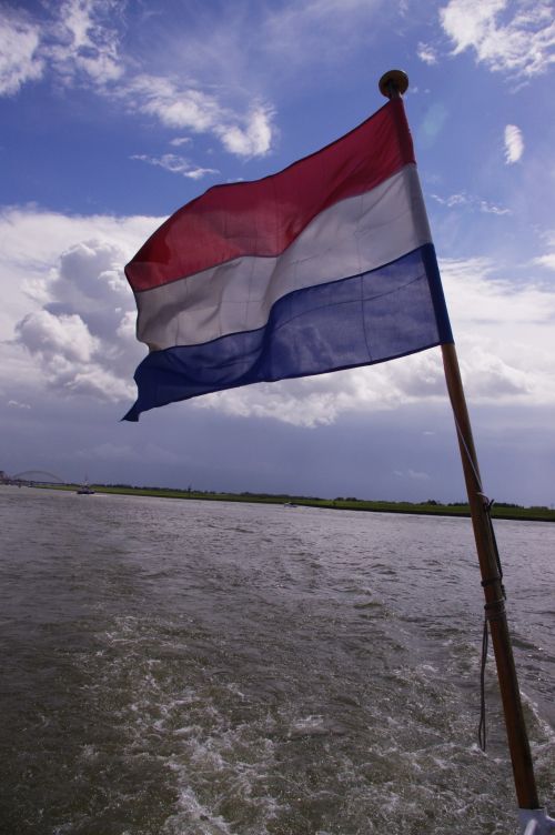 Olandų,  Holland,  Nyderlandai,  Vėliava,  Vanduo,  Dangus,  Upė,  Olandų Vėliava