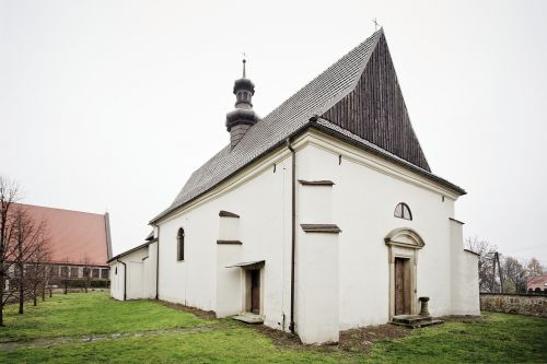 Dziekanowice, Bažnyčia, Romantika