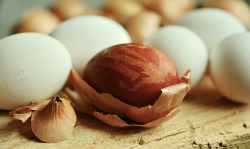 Kiaušinis, Velykinis Kiaušinis, Svogūnų Odos, Dažyti Velykų Kiaušinius, Gamtos Spalvos, Velykų Kiaušiniai, Spalva, Vištienos Kiaušiniai