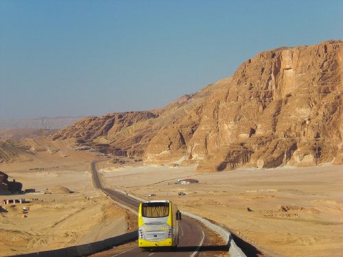 Egipto Kalnai, Rokas, Dykuma, Akmeninė Dykuma