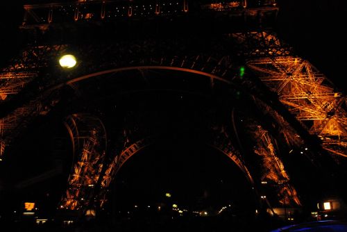 Eifelio Bokštas, Paris, Naktis