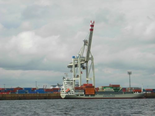 Elbe, Hamburgas, Uostas, Uosto Kranas, Konteineris, Konteinerių Laivas, Laivas, Upė, Kroviniai, Krovinys, Transportas, Technologija