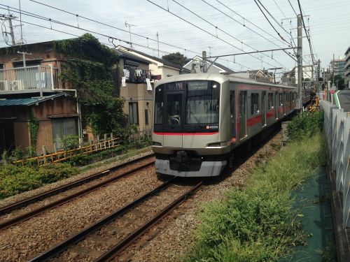 Elektrinis Traukinys, Toyoko, Švino Transporto Priemonė