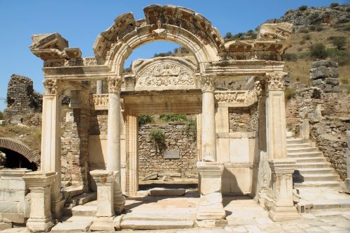 Efesas, Senovės, Turkija, Hadrianas, Šventykla, Archeologiniai