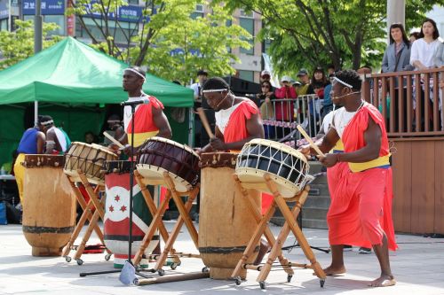 Etiopijos Perkusija, Ansano Gatvės Polius, Kaip Gwangdeok