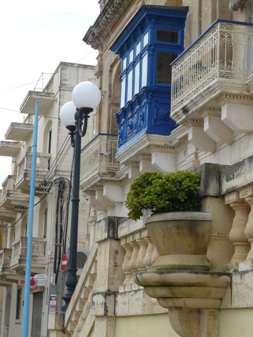 Fasadas, Balkonas, Architektūra, Kelias, Mellieha, Lauko Langas, Malta, Stiebas