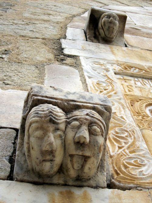 Susiduria, Viduramžių, Saint-Genis-Des-Fontaines, Abbey, Kapitalas, Benediktinų, Rytietiški-Pyrénées, Prancūzija