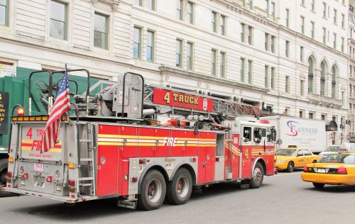 New York Feuerwehrtruck, Fdny, Ugniagesių Brigada, Gaisrinė Mašina New York, Naujojo Yorko Ugniagesių Departamentas, Usa, Naujojo Yoro Ugniagesių Tarnyba, Naudojimo Metu, Ugniagesių Mašina, Ugnis, Naudoti, Raudona, Didelis, Įvedimas, Pagal, Baragaras