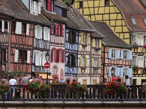 Pripildyti, Alsace, Namai
