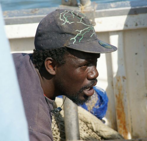 Žvejys, Afrikos, Valtis, Afrikos Veidas, Darbo Vyras, Afrika, Žvejyba, Valtis, Žuvis, Žvejai, Tradicinis, Laivas, Gabenimas, Kranto