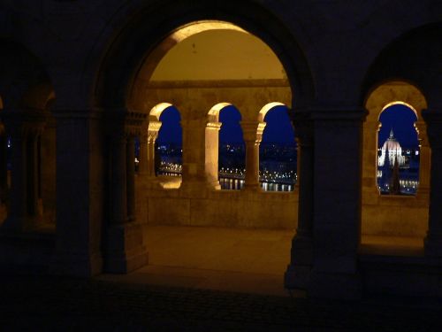 Žvejų Bastionas, Parlamentas, Naktį, Vengrija
