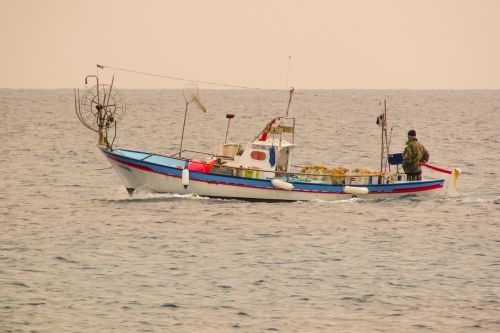 Žvejybos Laivas, Tradicinis, Žvejyba, Išvykimas, Žvejys, Popietė, Žiema, Kipras