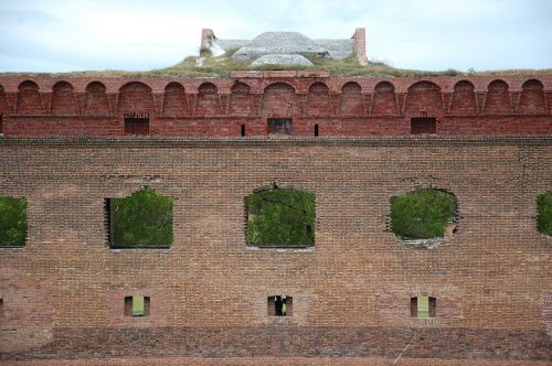 Fort Jefferson, Plytos, Siena, Lauke