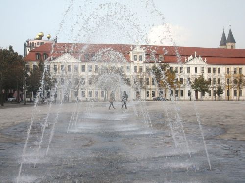 Fontanas, Magdeburgas, Bažnyčios Aikštė