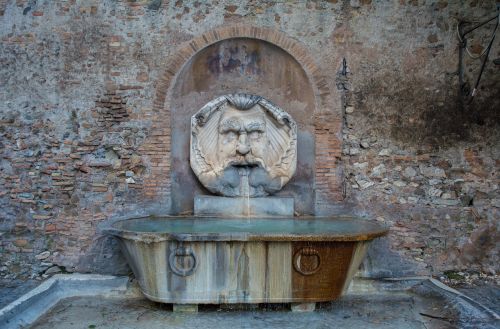 Fontanas,  Aventijskij Kalnas,  Roma,  Italy,  Vonia