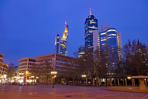 Frankfurtas, Hesse, Vokietija, Operos Erdvė, Naktis, Naktinė Nuotrauka, Apšvietimas, Lankytinos Vietos, Dangoraižis, Mėlyna Valanda