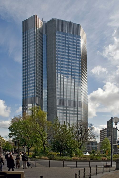 Frankfurtas, Dangoraižis, Balti Debesys, Modernus Aukštybinis Pastatas, Finansinis Rajonas