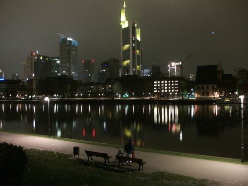 Frankfurtas, Vokietija, Miestas, Miestai, Vanduo, Upė, Įlanka, Apmąstymai, Dangoraižiai, Pastatai, Architektūra, Lauke, Žibintai, Švytėjimas, Gražus