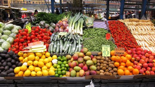 Šviežias, Daržovės, Turgus, Maistas, Sveikas, Žalias, Mityba, Vegetariškas, Pomidoras, Natūralus, Ekologiškas, Agurkas, Pipirai, Raudona, Vitaminas, Žemdirbystė, Svogūnai, Valgymas, Žaliavinis, Mityba, Ingredientas, Salotos, Sodas, Prinokę, Salotos, Grupė, Vaisiai, Česnakai, Spalva, Derlius, Šviežumas, Žolė, Kopūstai